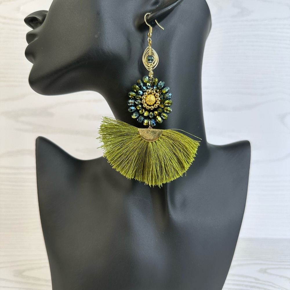 New handmade Elegant Green and gold Tassel Earrings‎ 14k gold platted